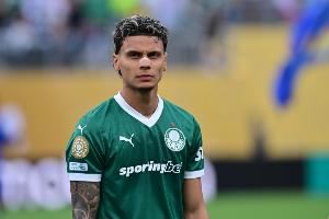 巴媒：罗马退出里奥斯争夺战，本菲卡成球员最可能下家