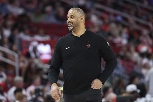 芬尼：乌度卡是最严厉教练之一 我两周前跟他吃饭才第一次见他笑