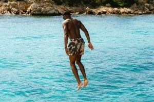 景色太美了🤩八村塁晒畅游意大利撒丁岛美照：带我回去