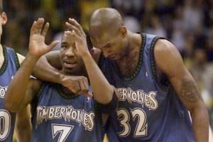 快船危！上次NBA阴阳合同是乔-史密斯和森林狼 后者被罚5年首轮