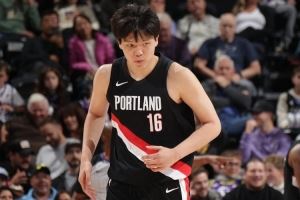 拓记:可能杨瀚森夏联打得好 人们对他有了不切实际的想法