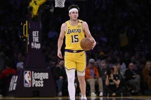 里夫斯:尽管我的投篮表现很挣扎 但队友都鼓励我去做我该做的事