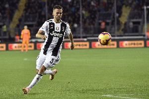 目前自由身!都体:35岁皮亚尼奇造访尤文训练基地,他想重返赛场